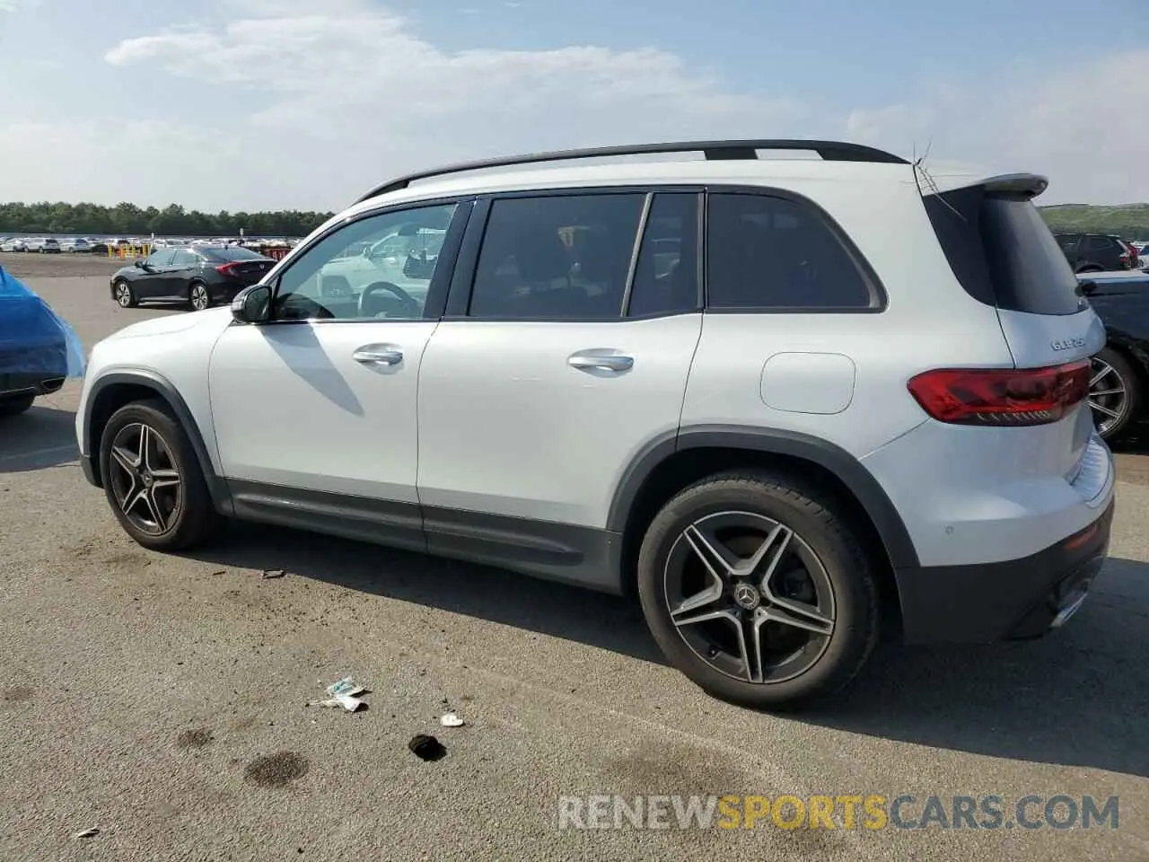 2 Photograph of a damaged car W1N4M4HB1NW204760 MERCEDES-BENZ GLB-CLASS 2022