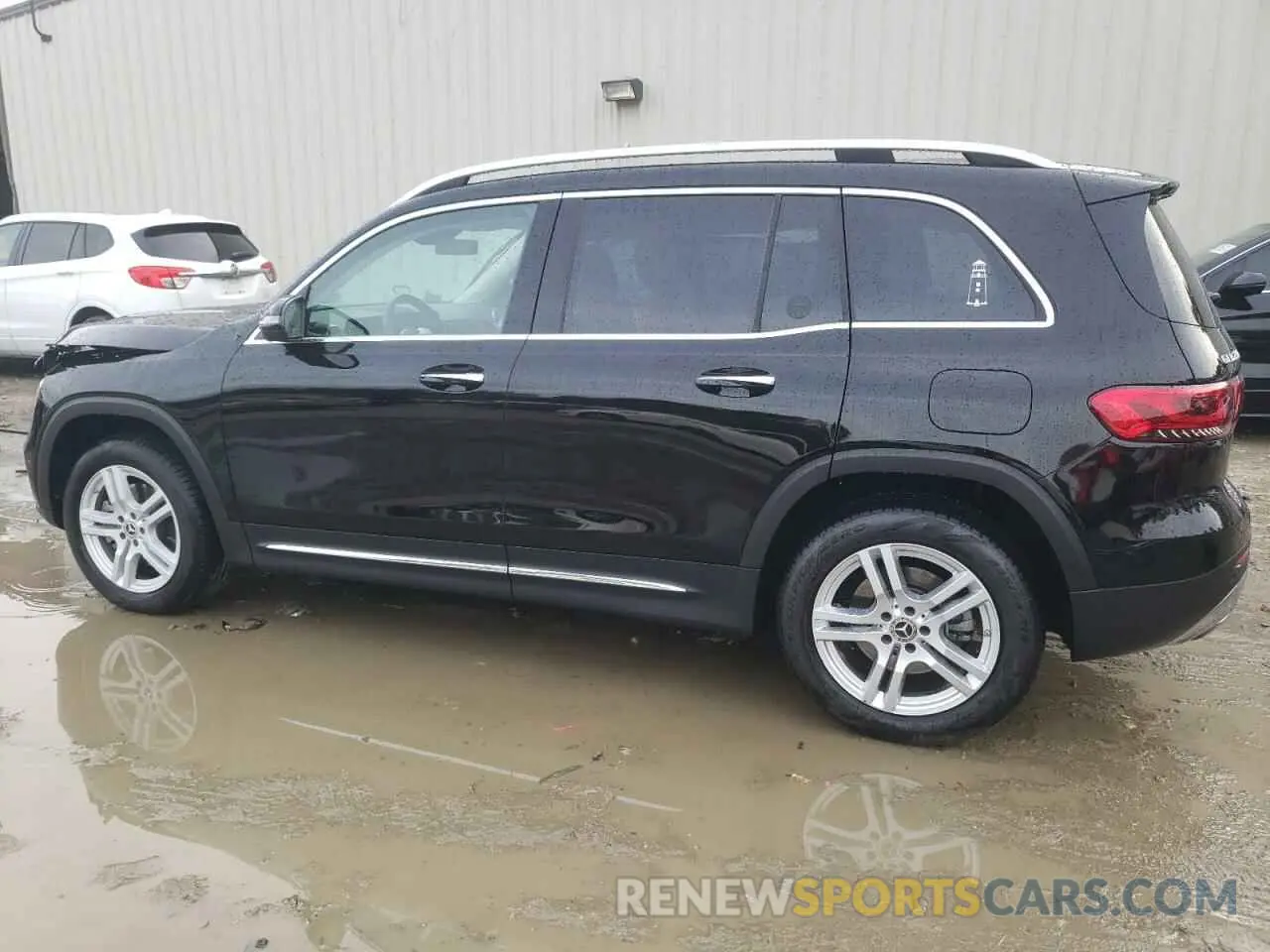 2 Photograph of a damaged car W1N4M4HB2NW176841 MERCEDES-BENZ GLB-CLASS 2022