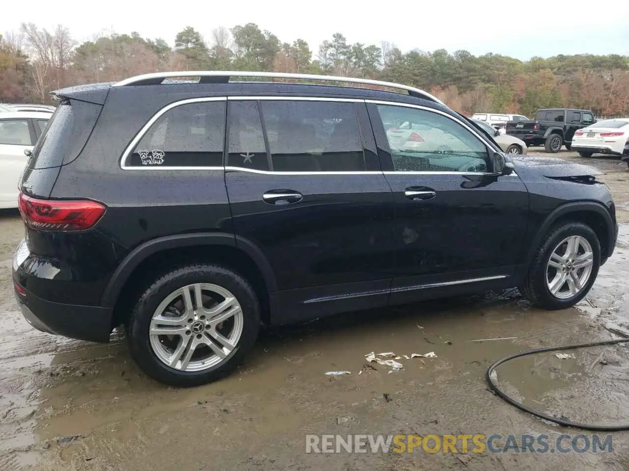 3 Photograph of a damaged car W1N4M4HB2NW176841 MERCEDES-BENZ GLB-CLASS 2022