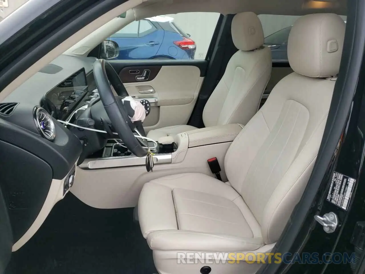 7 Photograph of a damaged car W1N4M4HB2NW176841 MERCEDES-BENZ GLB-CLASS 2022