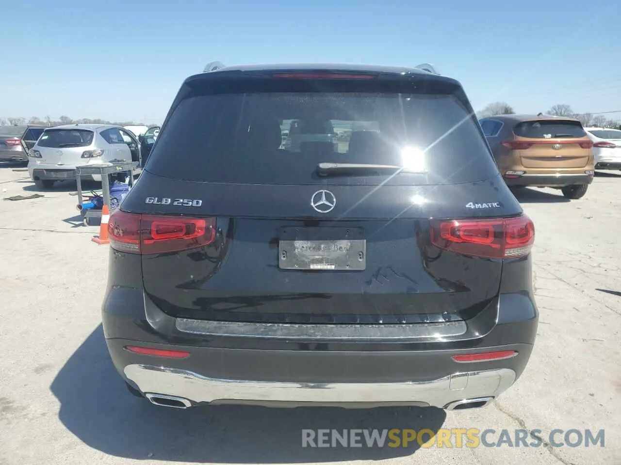 6 Photograph of a damaged car W1N4M4HB2NW237749 MERCEDES-BENZ GLB-CLASS 2022