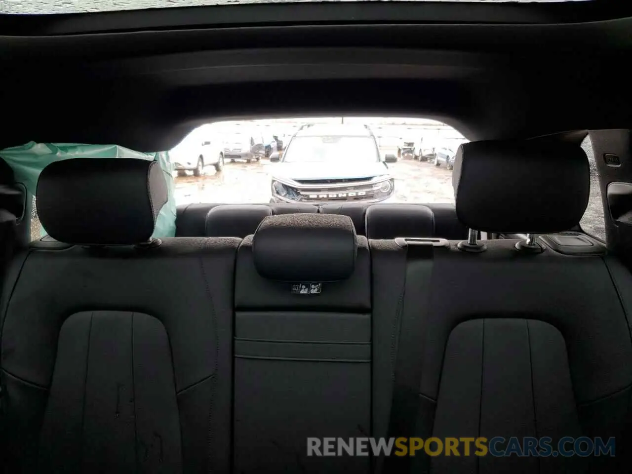 10 Photograph of a damaged car W1N4M4HB2NW256883 MERCEDES-BENZ GLB-CLASS 2022