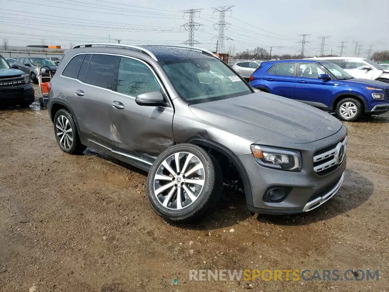 4 Photograph of a damaged car W1N4M4HB2NW256883 MERCEDES-BENZ GLB-CLASS 2022