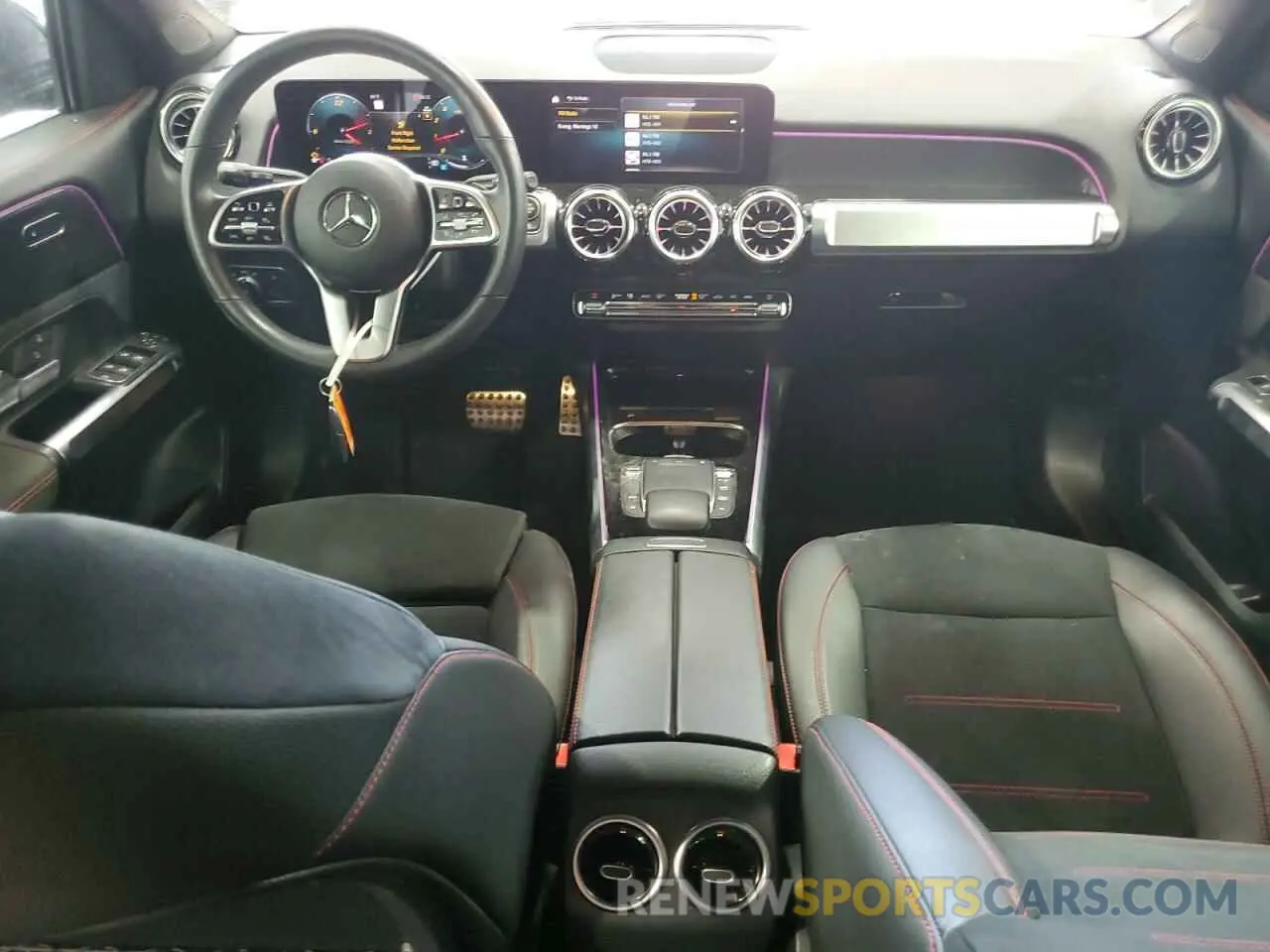 8 Photograph of a damaged car W1N4M4HB3NW183300 MERCEDES-BENZ GLB-CLASS 2022