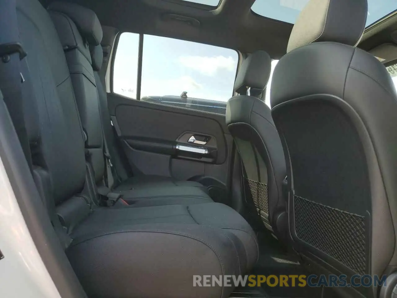 11 Photograph of a damaged car W1N4M4HB3NW201505 MERCEDES-BENZ GLB-CLASS 2022