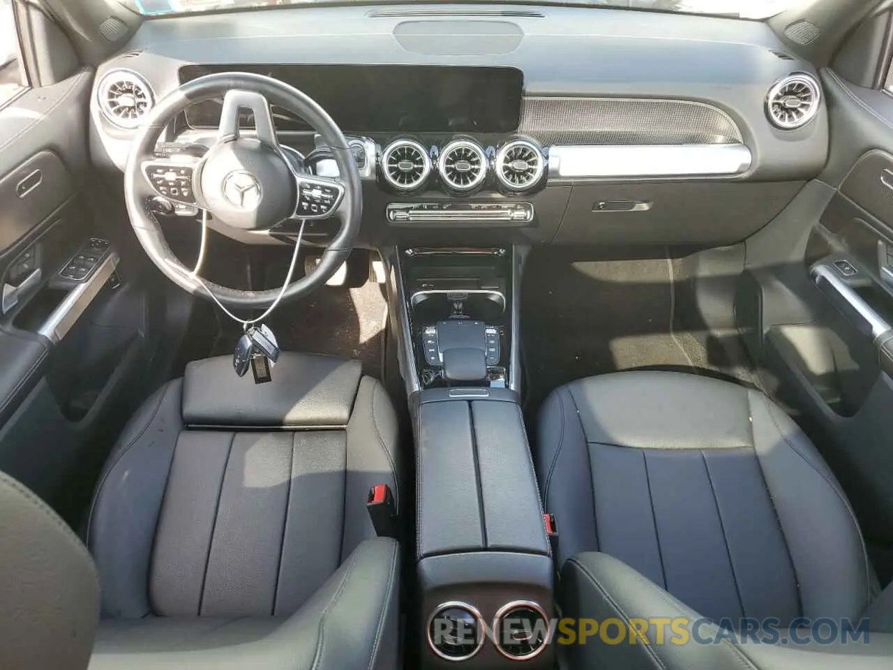 8 Photograph of a damaged car W1N4M4HB3NW201505 MERCEDES-BENZ GLB-CLASS 2022