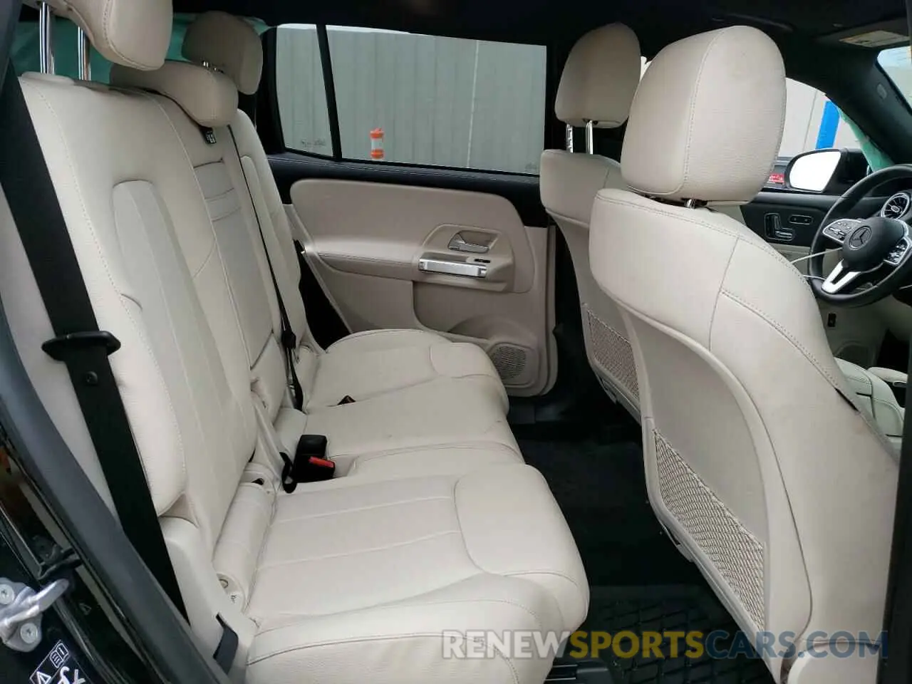11 Photograph of a damaged car W1N4M4HB4NW180647 MERCEDES-BENZ GLB-CLASS 2022