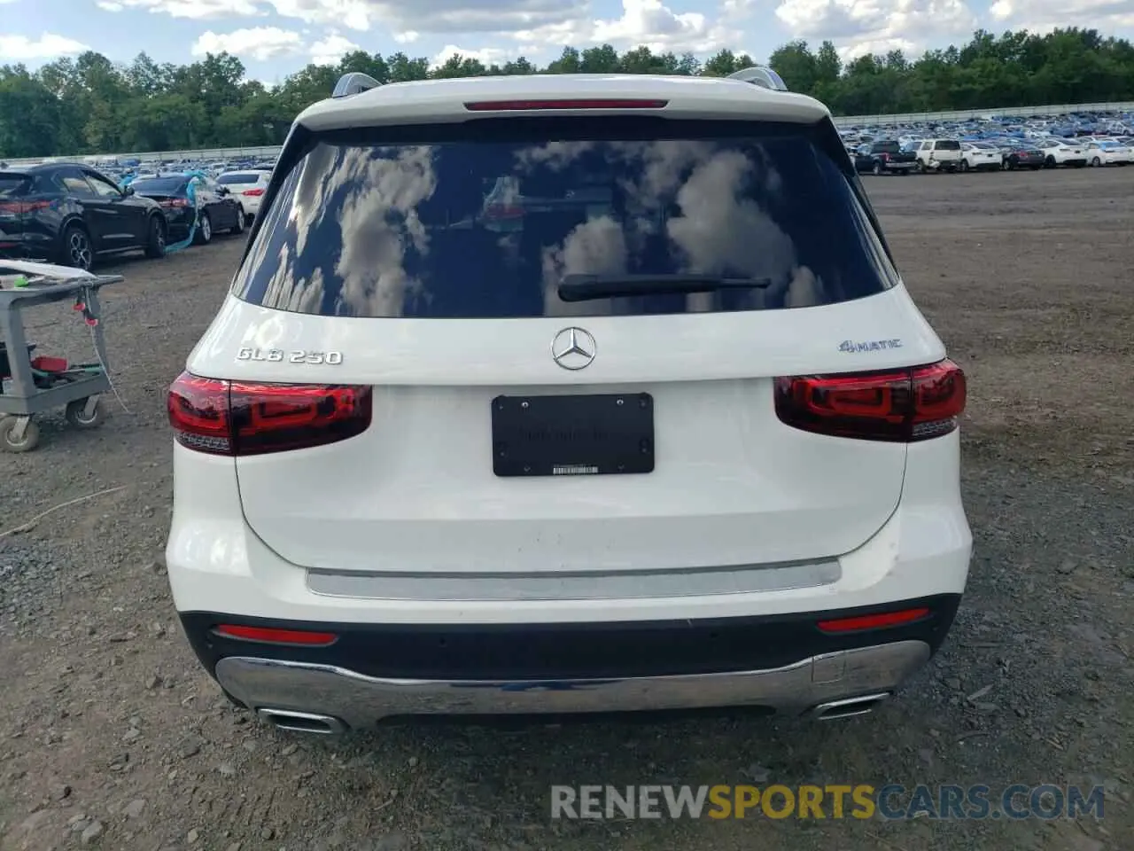 6 Photograph of a damaged car W1N4M4HB5NW260443 MERCEDES-BENZ GLB-CLASS 2022