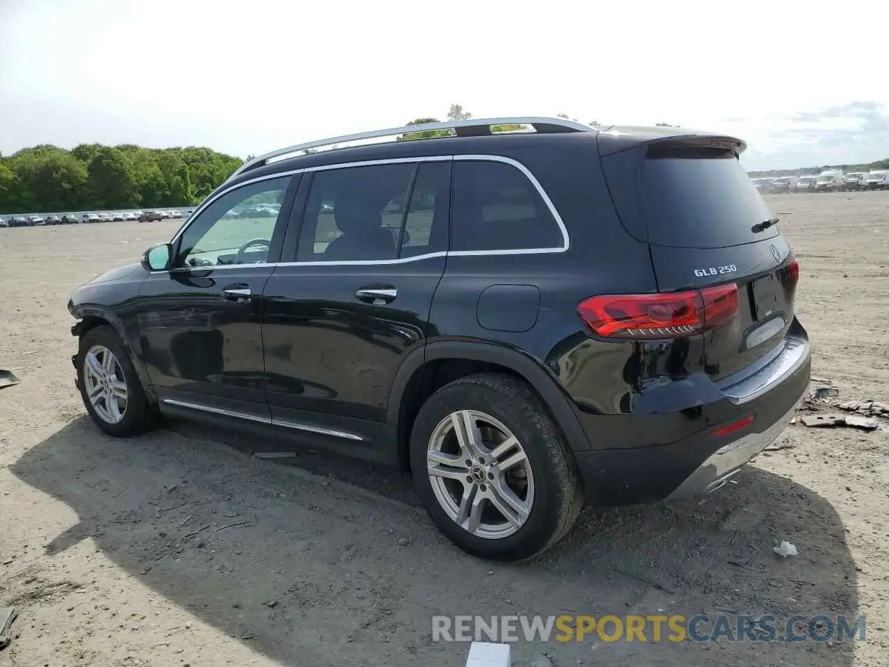 2 Photograph of a damaged car W1N4M4HB7NW180819 MERCEDES-BENZ GLB-CLASS 2022