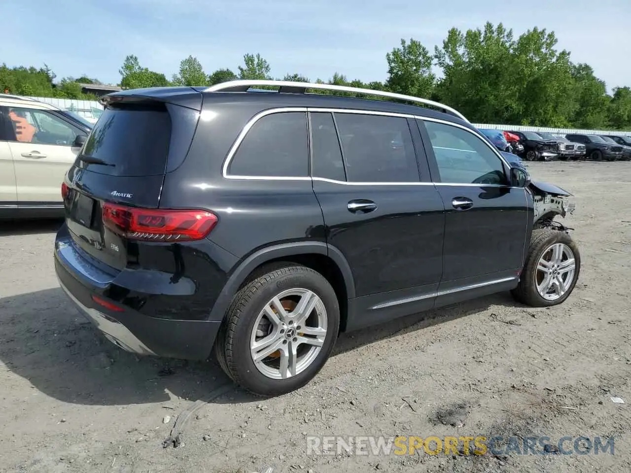 3 Photograph of a damaged car W1N4M4HB7NW180819 MERCEDES-BENZ GLB-CLASS 2022