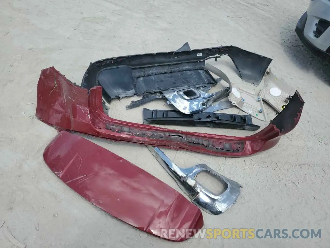 13 Photograph of a damaged car W1N4M4HB8NW182496 MERCEDES-BENZ GLB-CLASS 2022