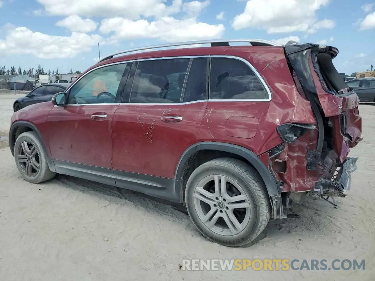 2 Photograph of a damaged car W1N4M4HB8NW182496 MERCEDES-BENZ GLB-CLASS 2022