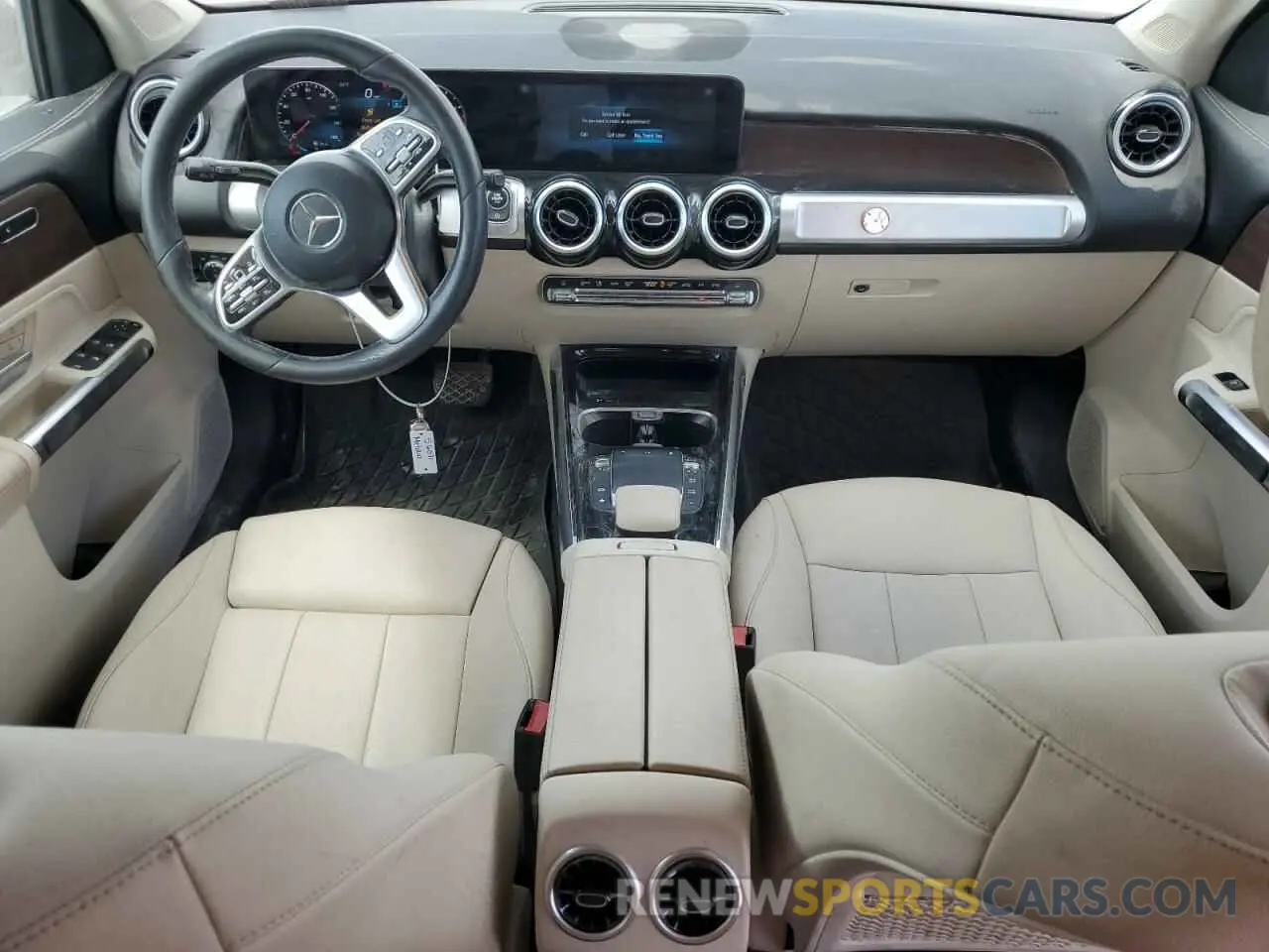 8 Photograph of a damaged car W1N4M4HB8NW182496 MERCEDES-BENZ GLB-CLASS 2022