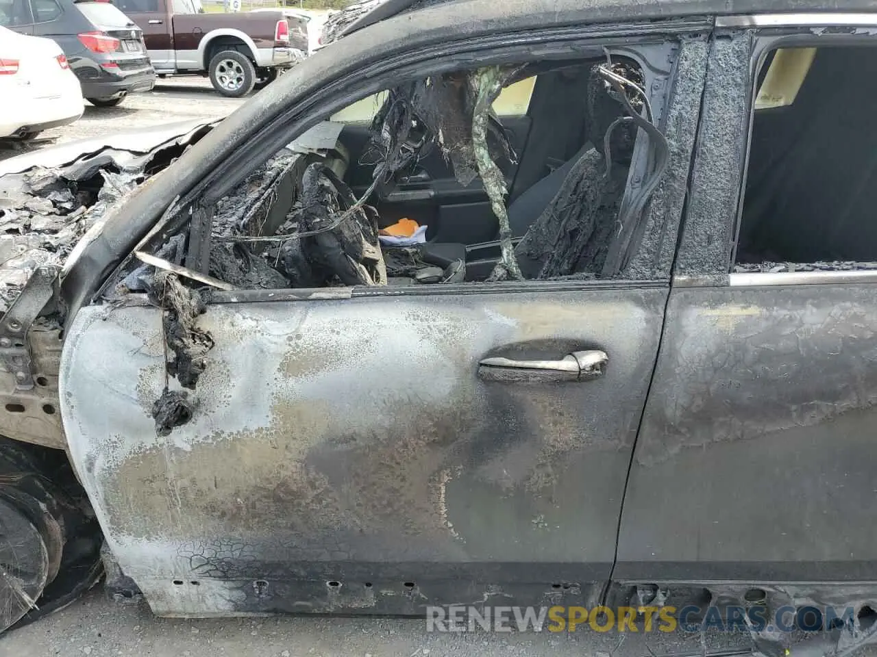 7 Photograph of a damaged car W1N4M4HB9NW239000 MERCEDES-BENZ GLB-CLASS 2022
