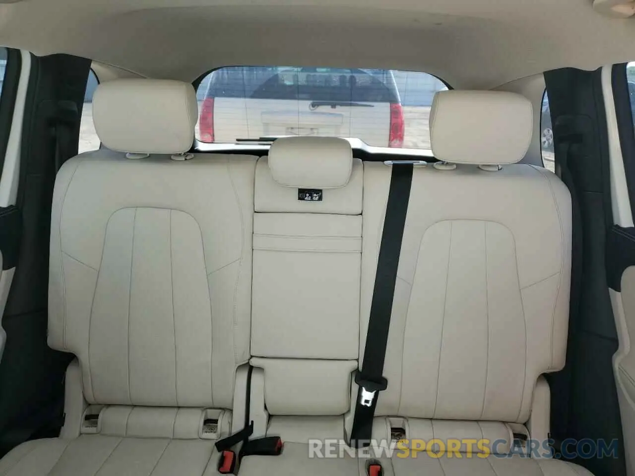 10 Photograph of a damaged car W1N4M4GB5PW261290 MERCEDES-BENZ GLB-CLASS 2023