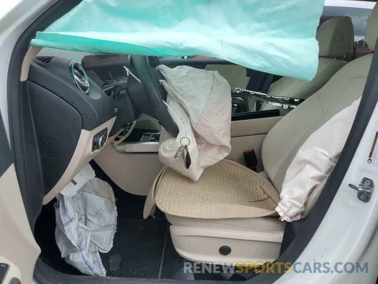 7 Photograph of a damaged car W1N4M4GB7PW317102 MERCEDES-BENZ GLB-CLASS 2023
