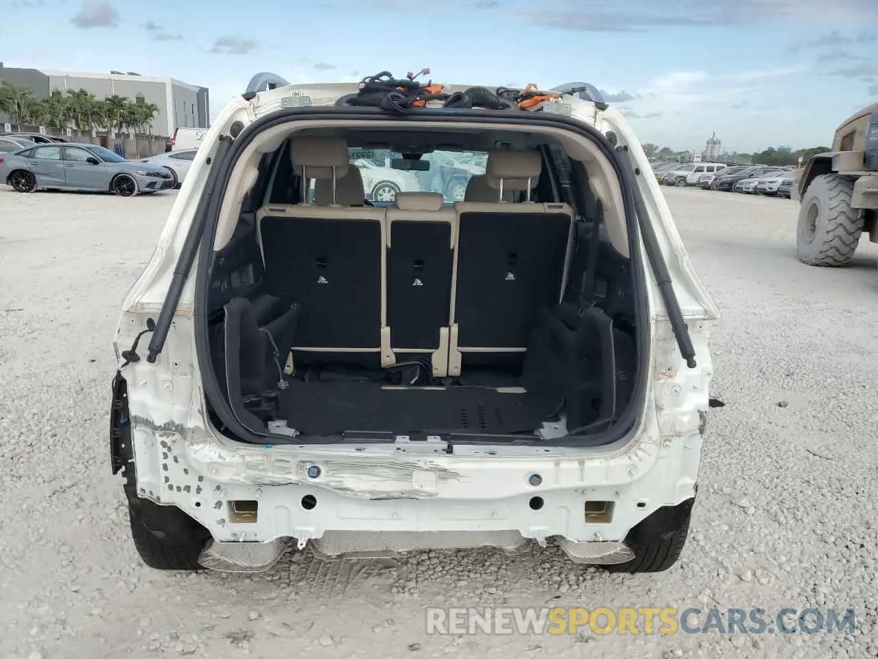 6 Photograph of a damaged car W1N4M4GBXPW270308 MERCEDES-BENZ GLB-CLASS 2023