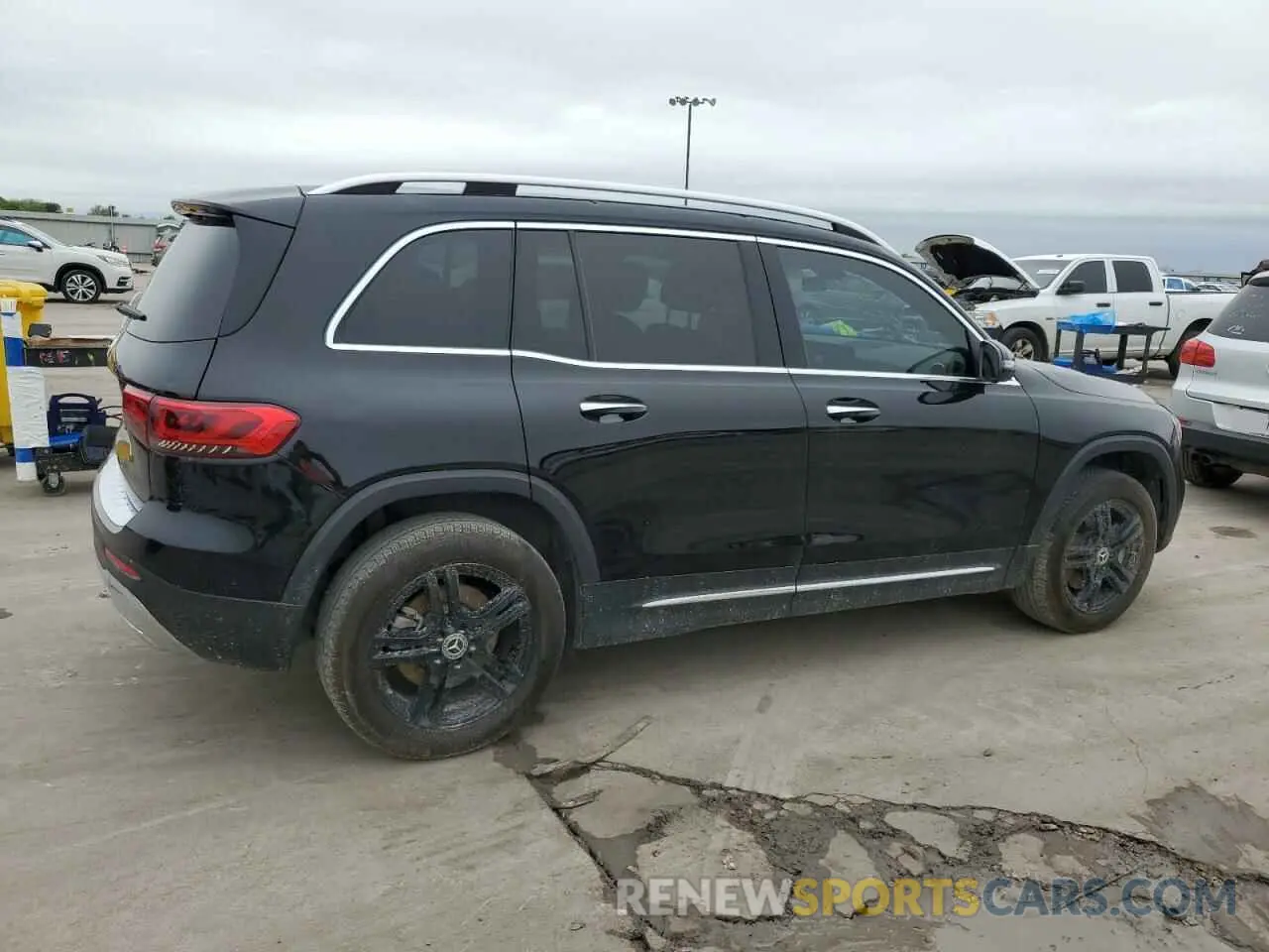 3 Photograph of a damaged car W1N4M4GBXPW316574 MERCEDES-BENZ GLB-CLASS 2023