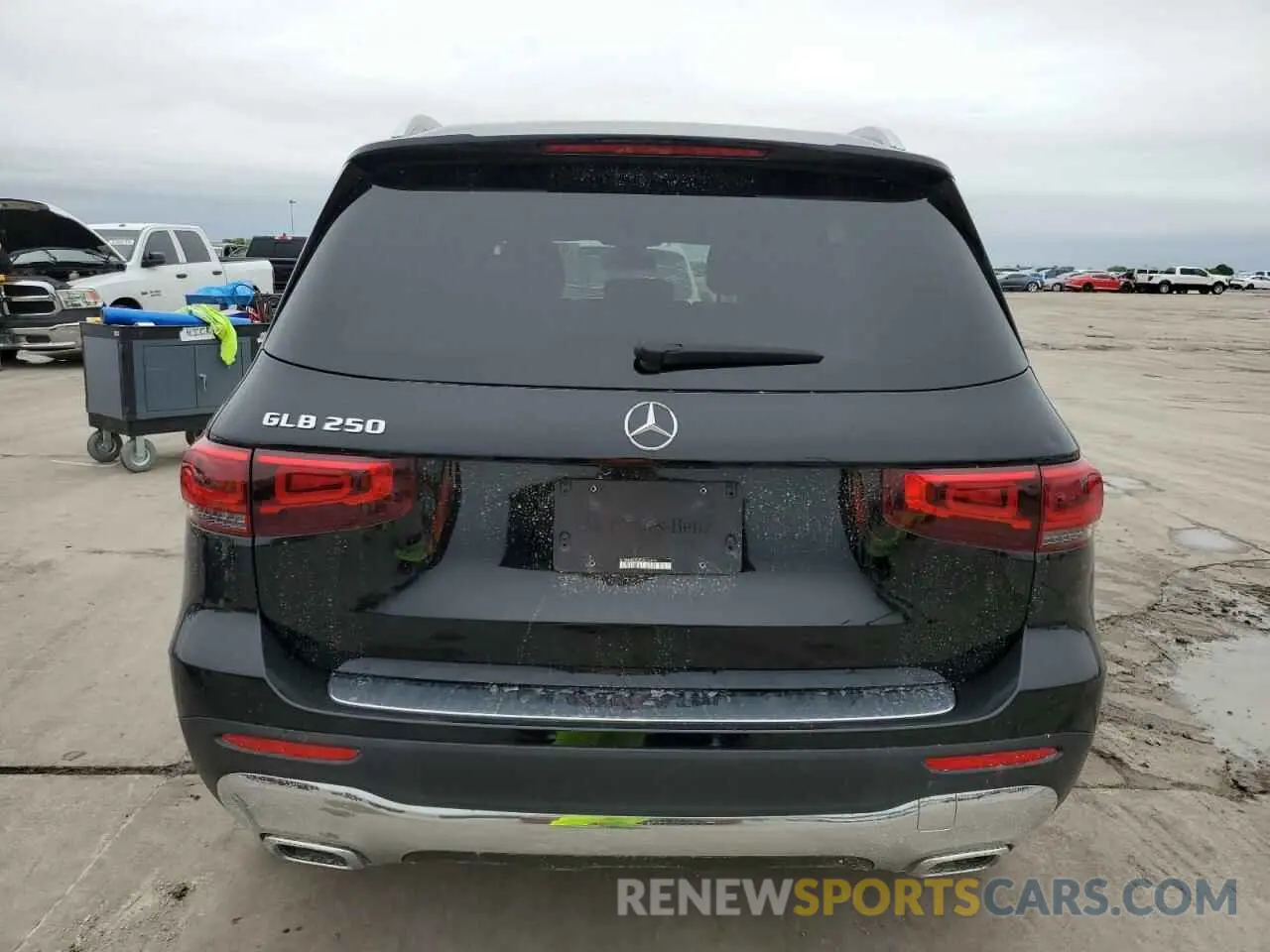 6 Photograph of a damaged car W1N4M4GBXPW316574 MERCEDES-BENZ GLB-CLASS 2023
