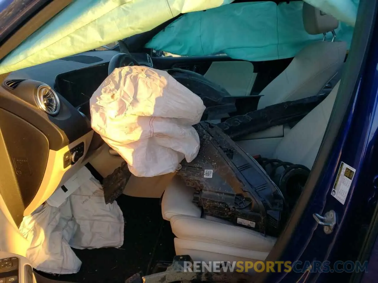 7 Photograph of a damaged car W1N4M4HB1PW294771 MERCEDES-BENZ GLB-CLASS 2023
