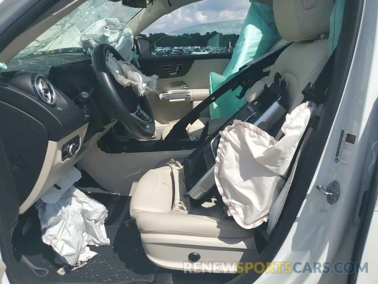 7 Photograph of a damaged car W1N4M4HB3PW287062 MERCEDES-BENZ GLB-CLASS 2023