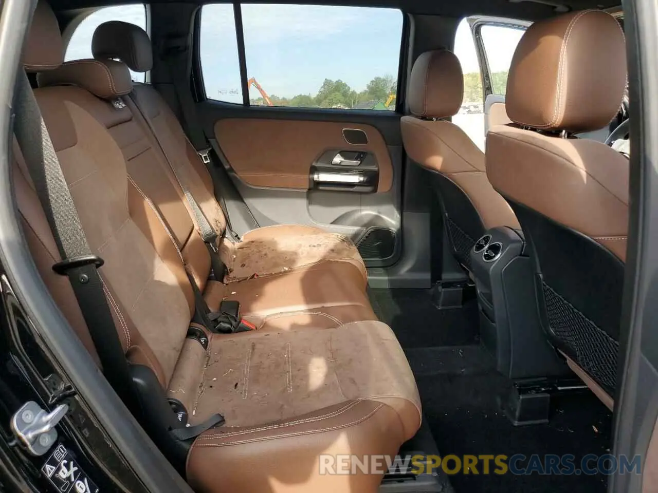 11 Photograph of a damaged car W1N4M4HB4RW350592 MERCEDES-BENZ GLB-CLASS 2024