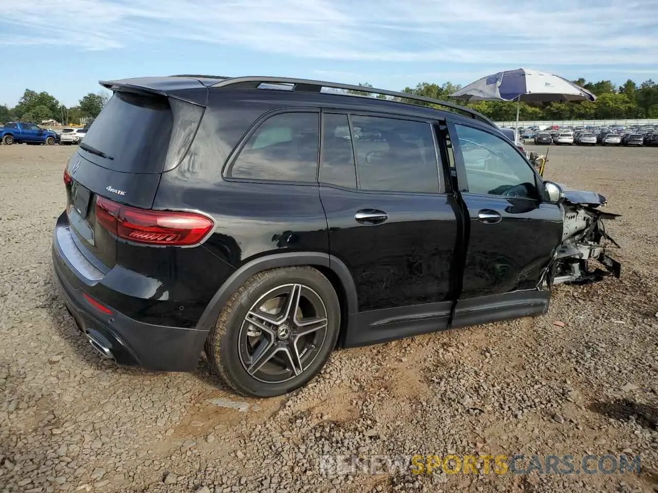 3 Photograph of a damaged car W1N4M4HB4RW350592 MERCEDES-BENZ GLB-CLASS 2024