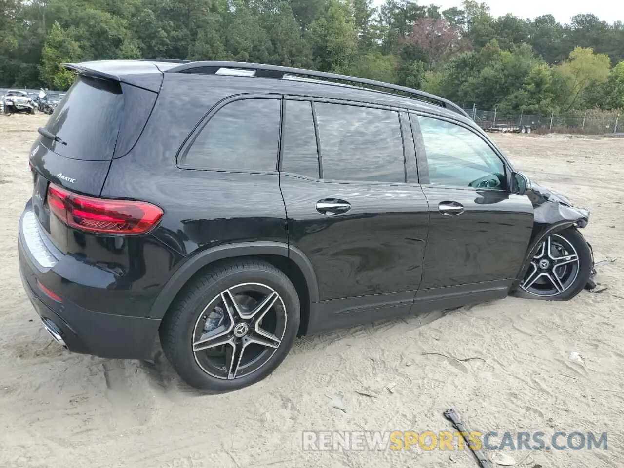 3 Photograph of a damaged car W1N4M4HB6RW374571 MERCEDES-BENZ GLB-CLASS 2024