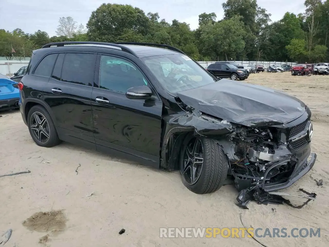 4 Photograph of a damaged car W1N4M4HB6RW374571 MERCEDES-BENZ GLB-CLASS 2024