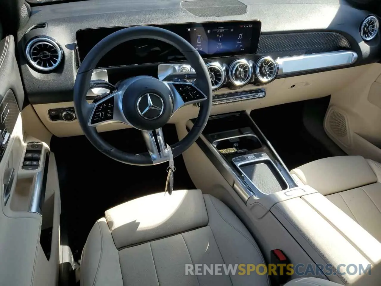 8 Photograph of a damaged car W1N4M4GB2SW400090 MERCEDES-BENZ GLB-CLASS 2025