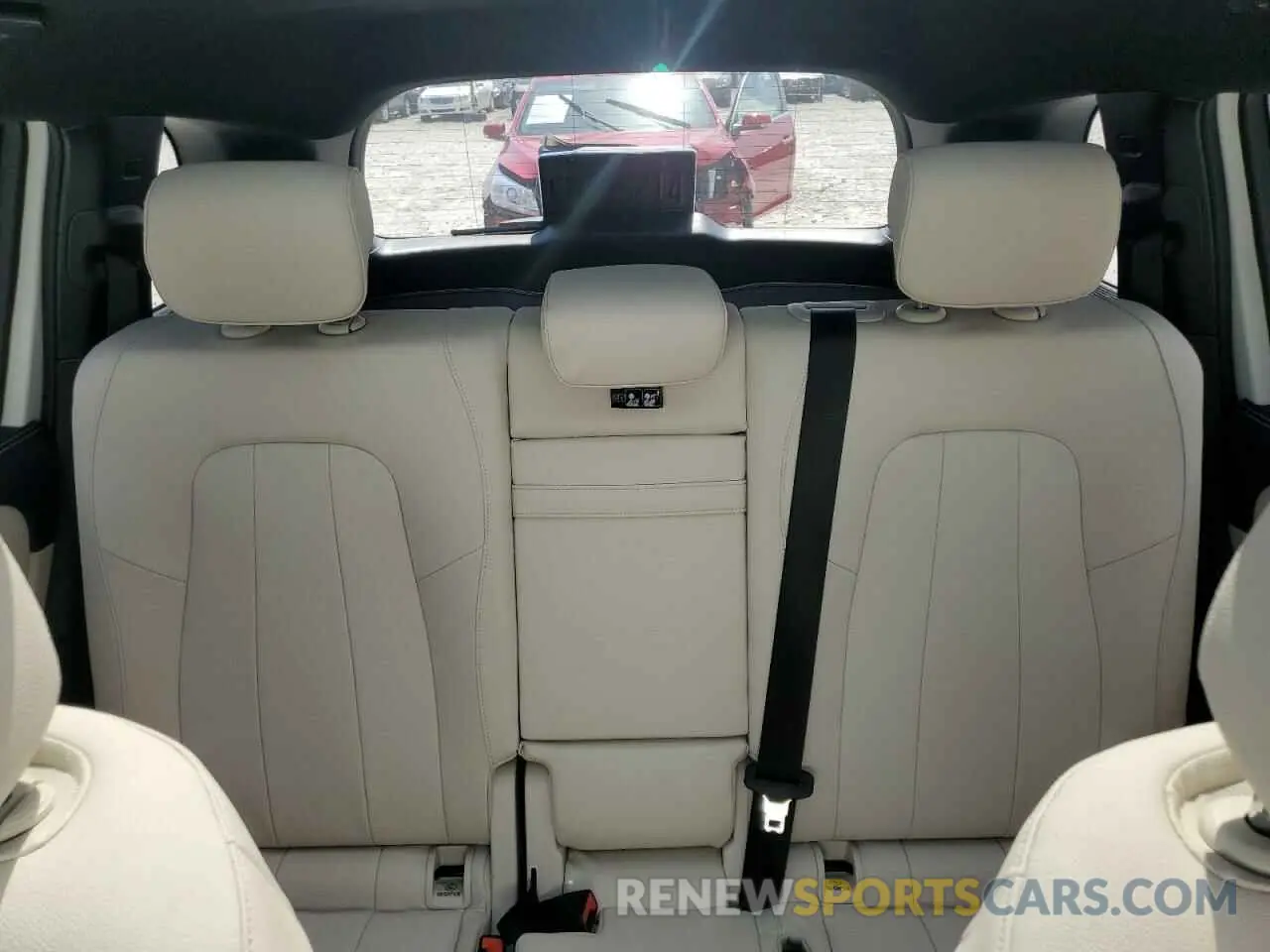 10 Photograph of a damaged car W1N4M4HB7SW384368 MERCEDES-BENZ GLB-CLASS 2025