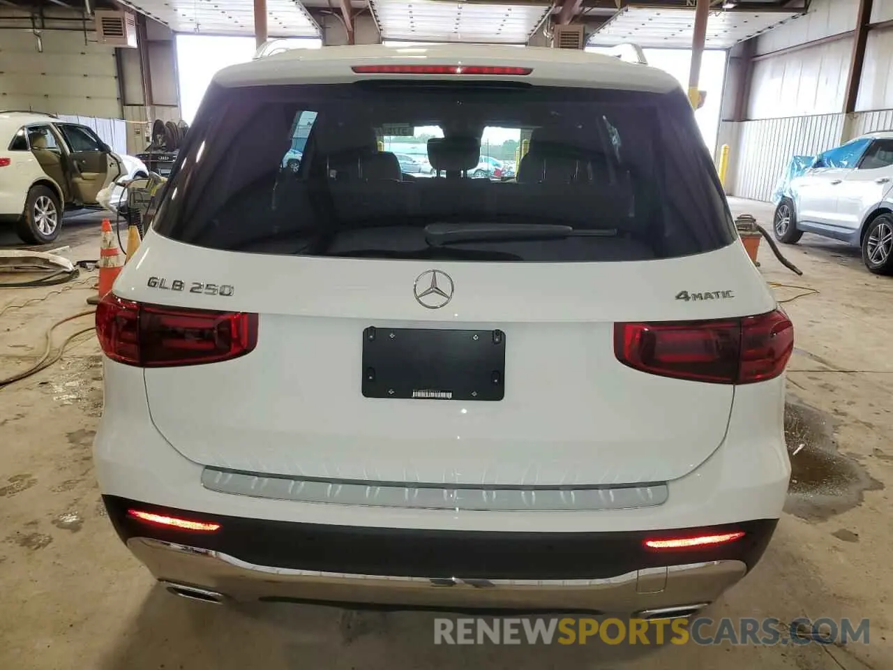 6 Photograph of a damaged car W1N4M4HB8SW398506 MERCEDES-BENZ GLB-CLASS 2025