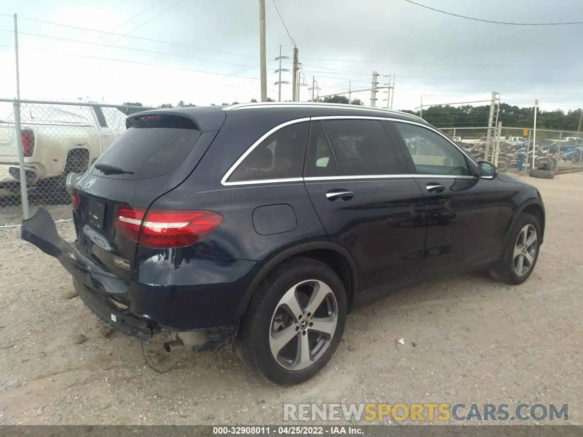 4 Photograph of a damaged car WDC0G4JB3KF581295 MERCEDES-BENZ GLC 2019