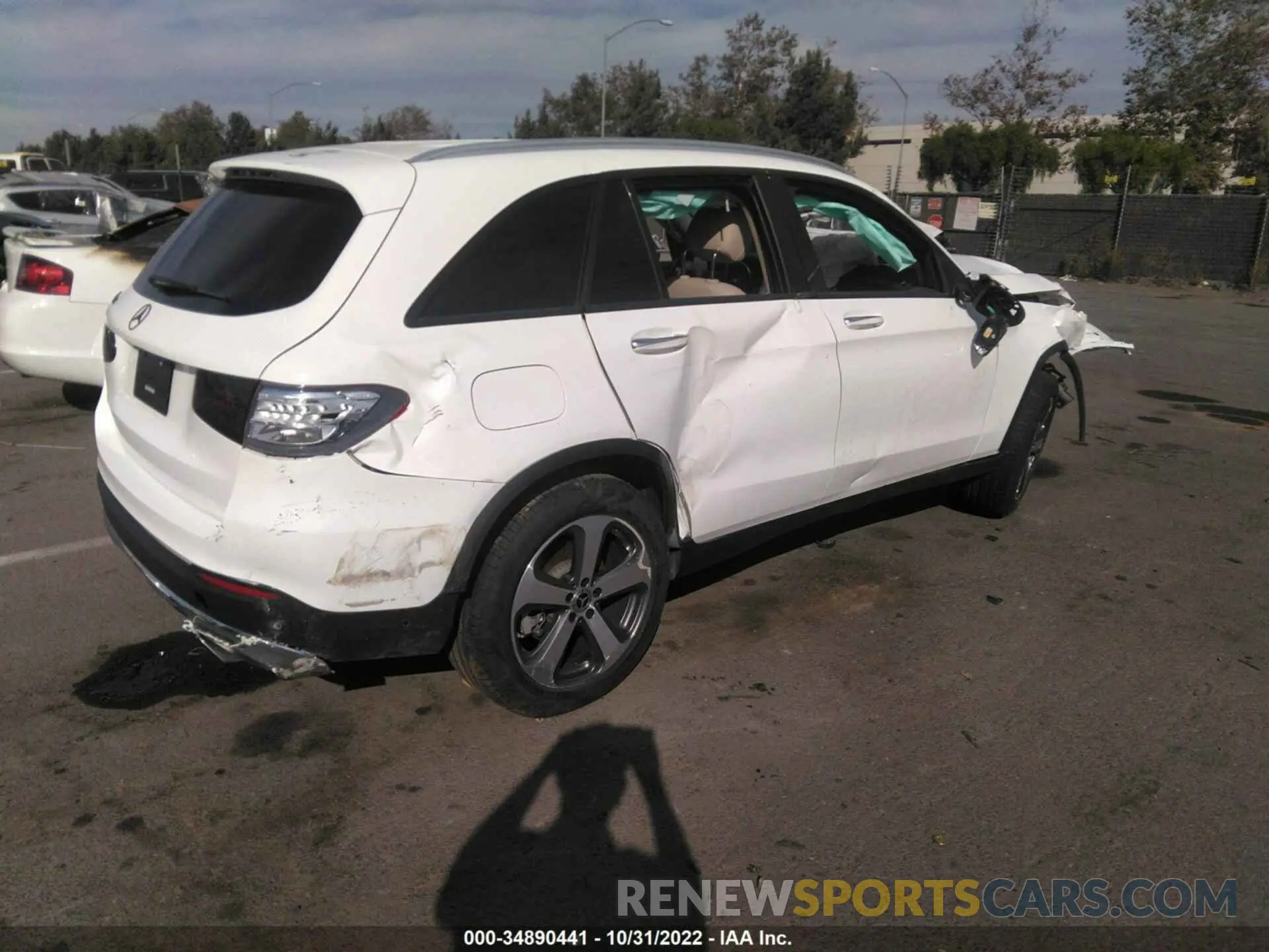 4 Photograph of a damaged car WDC0G4JB4KV184586 MERCEDES-BENZ GLC 2019