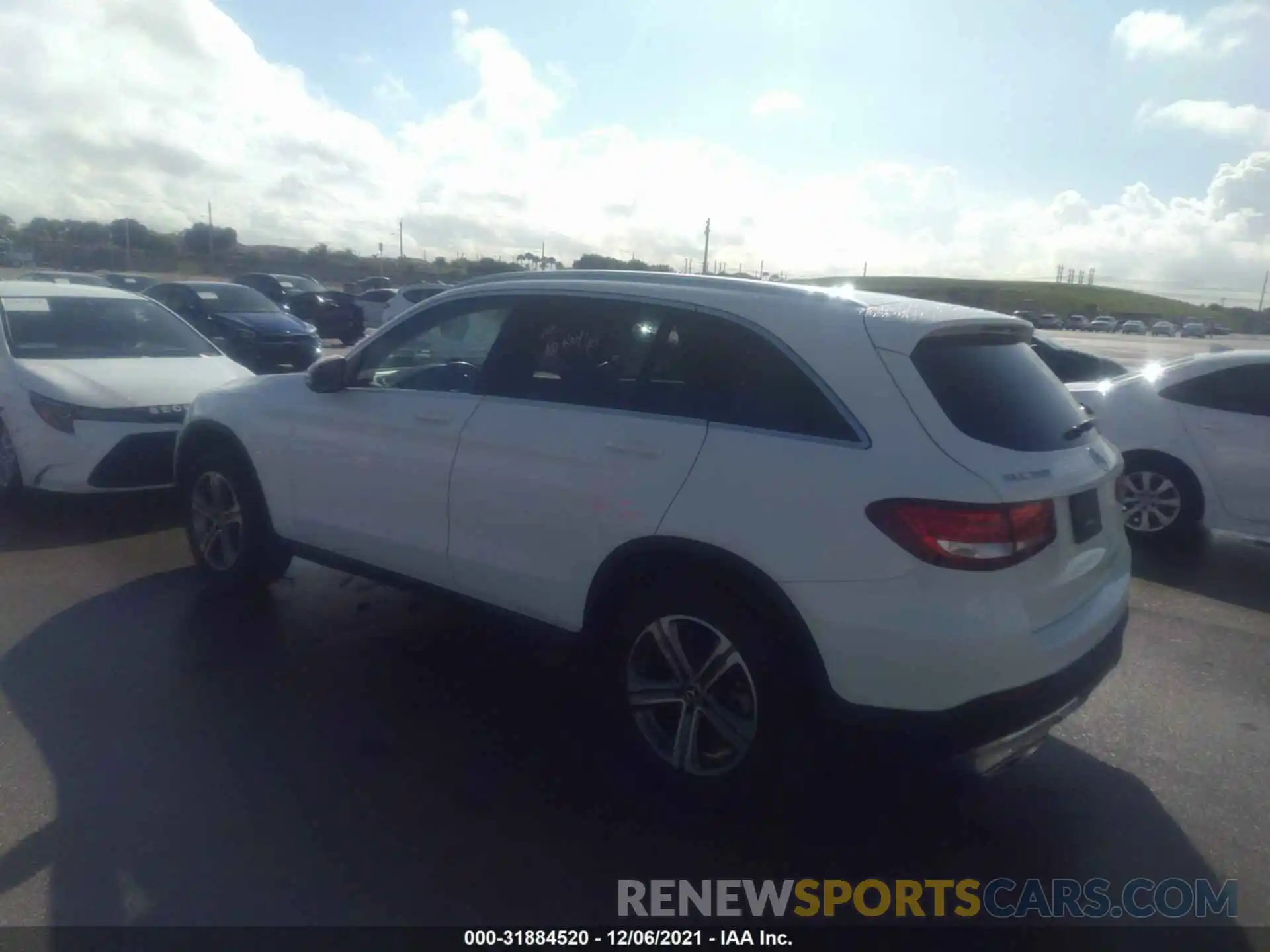 3 Photograph of a damaged car WDC0G4JB5KF586448 MERCEDES-BENZ GLC 2019