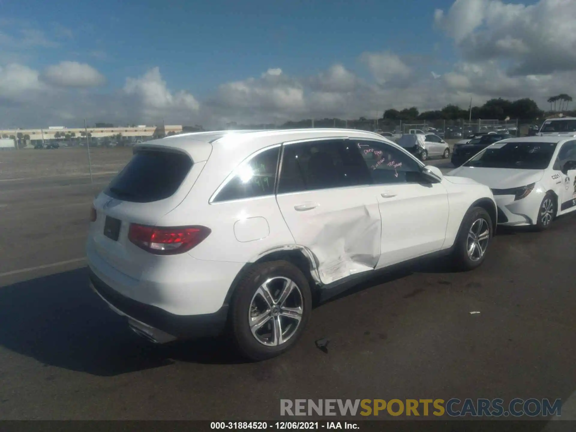 4 Photograph of a damaged car WDC0G4JB5KF586448 MERCEDES-BENZ GLC 2019