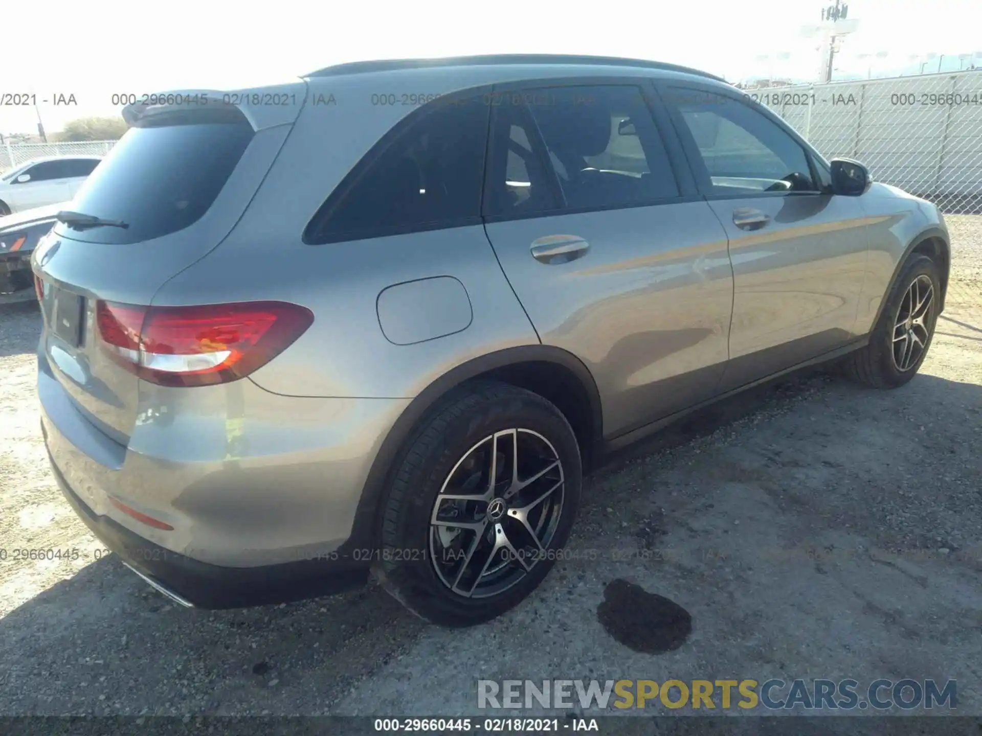 4 Photograph of a damaged car WDC0G4JB5KV118015 MERCEDES-BENZ GLC 2019