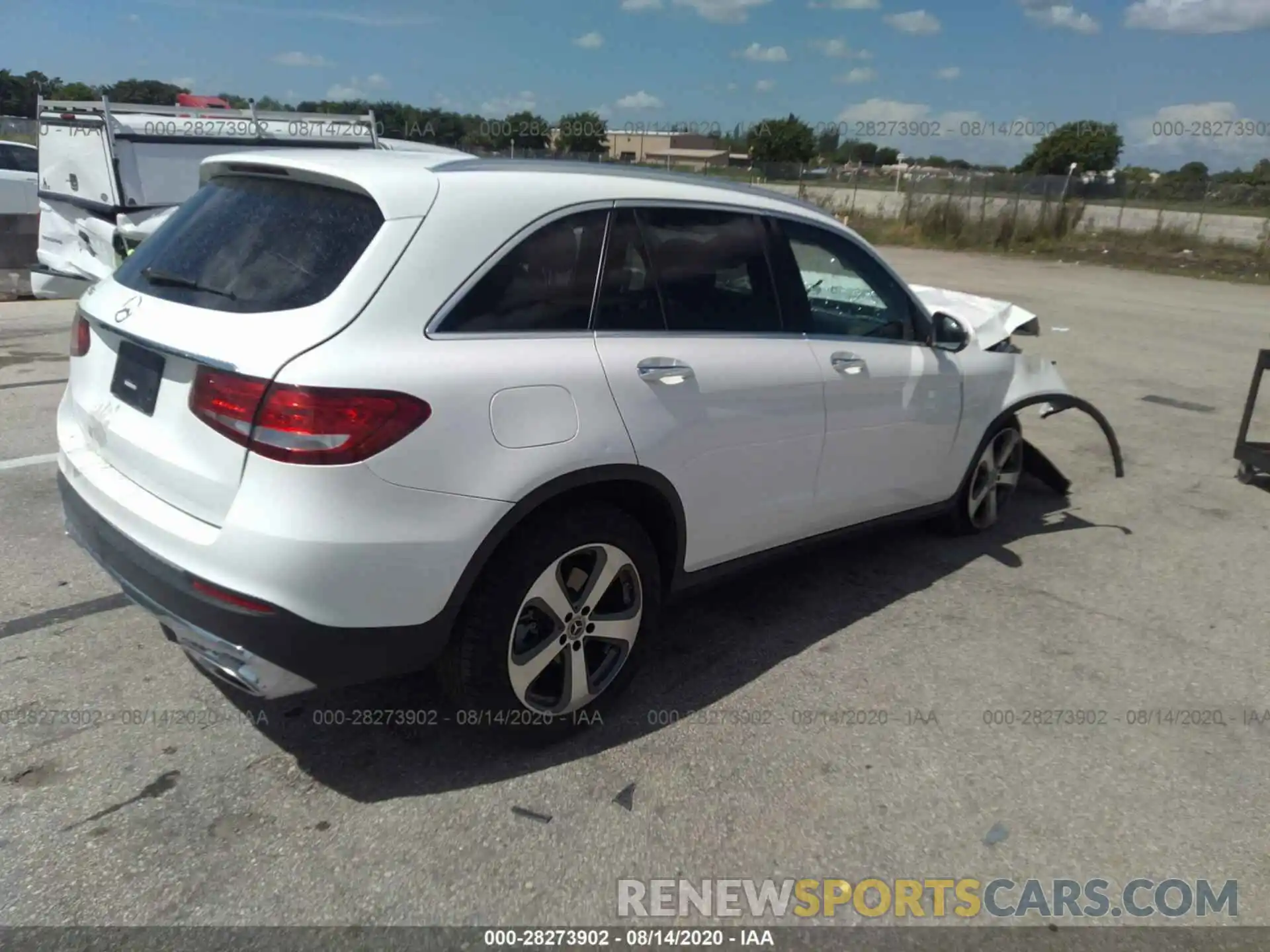 4 Photograph of a damaged car WDC0G4JB5KV118810 MERCEDES-BENZ GLC 2019