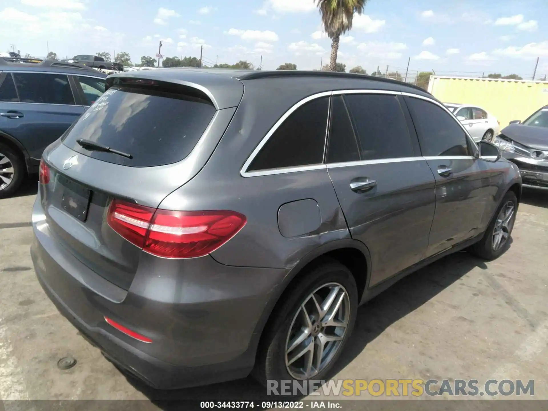 4 Photograph of a damaged car WDC0G4JB6K1003592 MERCEDES-BENZ GLC 2019