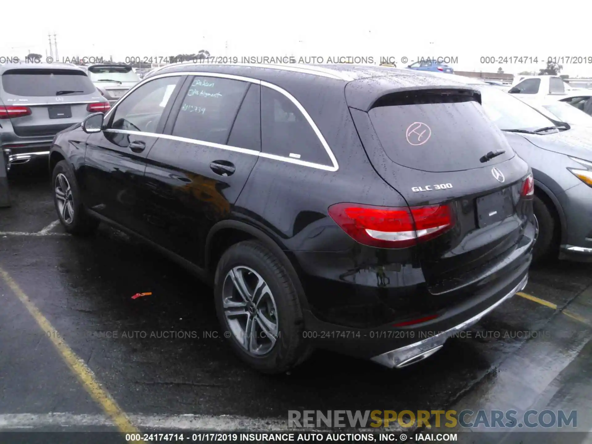 3 Photograph of a damaged car WDC0G4JB6KV118024 MERCEDES-BENZ GLC 2019