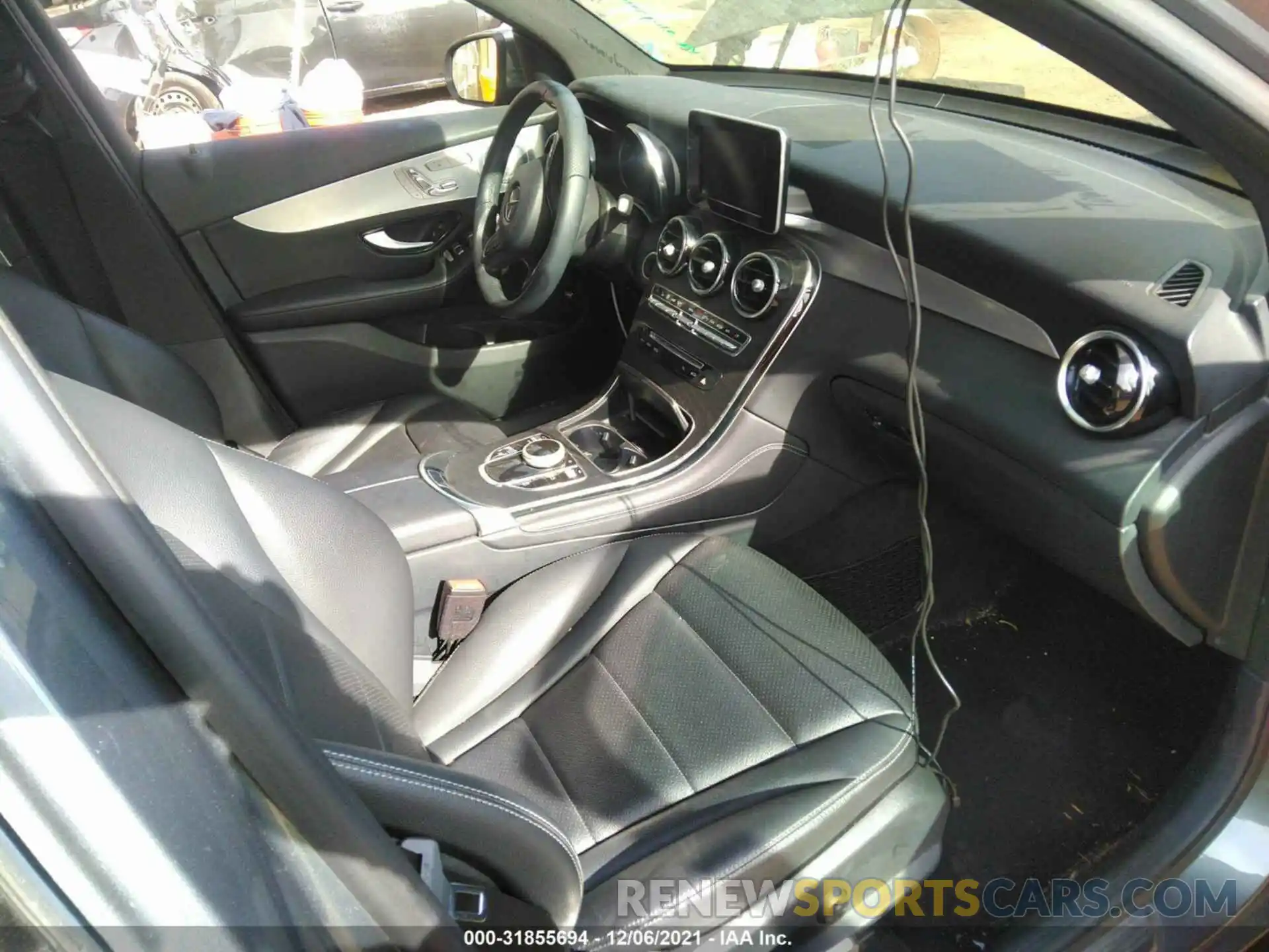 5 Photograph of a damaged car WDC0G4JB8KF620897 MERCEDES-BENZ GLC 2019