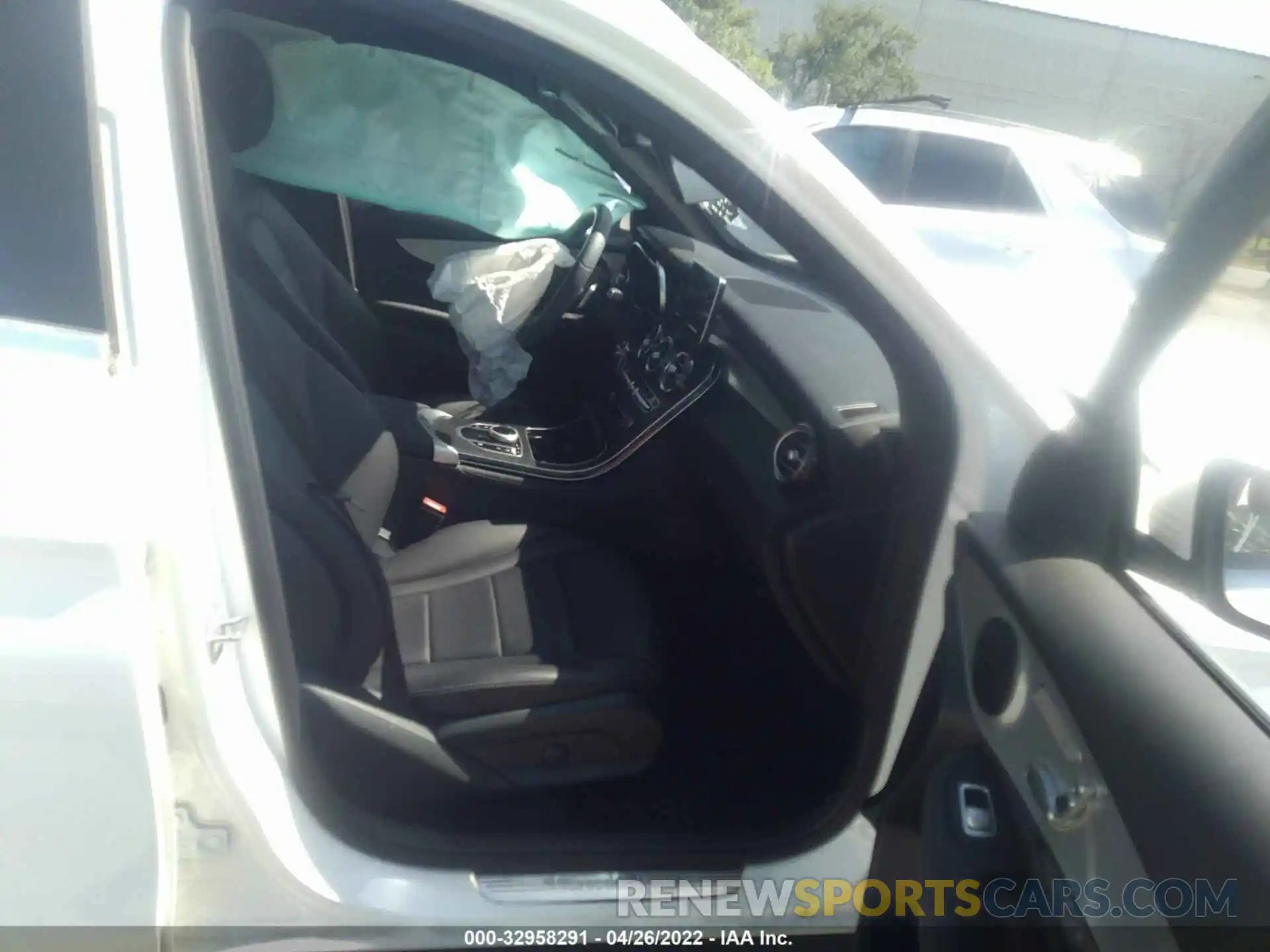 5 Photograph of a damaged car WDC0G4JB9KV146819 MERCEDES-BENZ GLC 2019