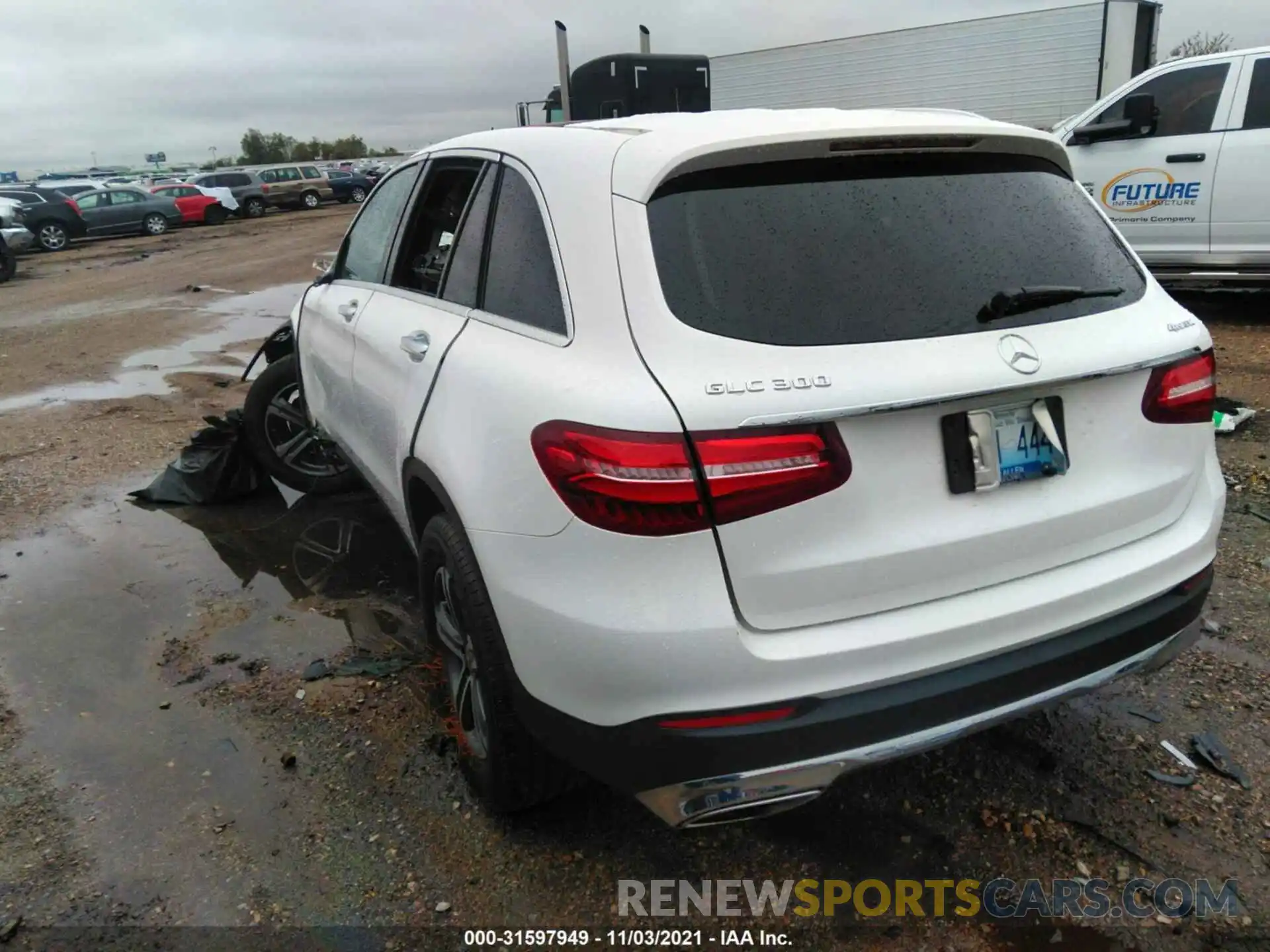 3 Photograph of a damaged car WDC0G4KB0KV138560 MERCEDES-BENZ GLC 2019