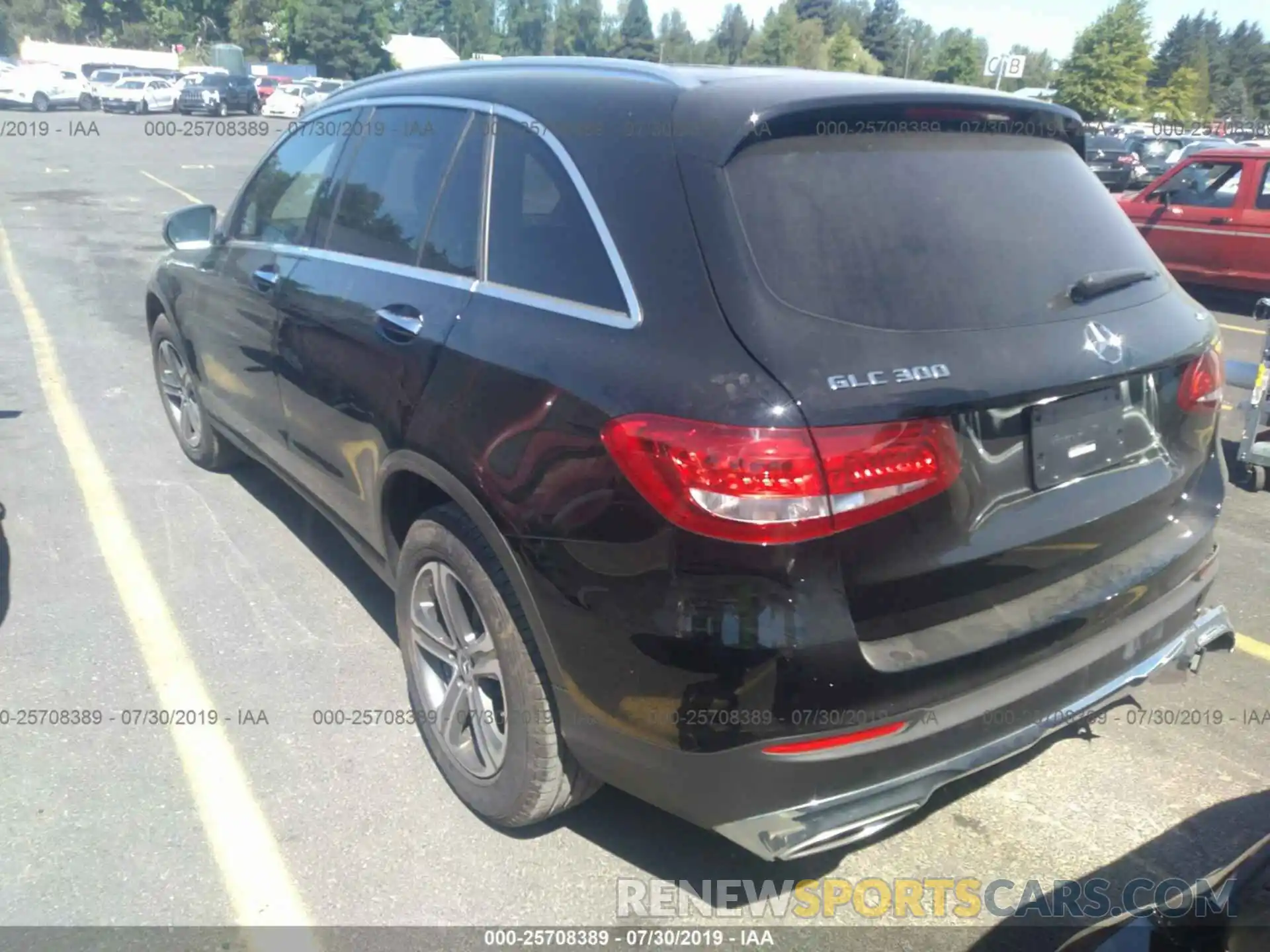 3 Photograph of a damaged car WDC0G4KB1KF589832 MERCEDES-BENZ GLC 2019