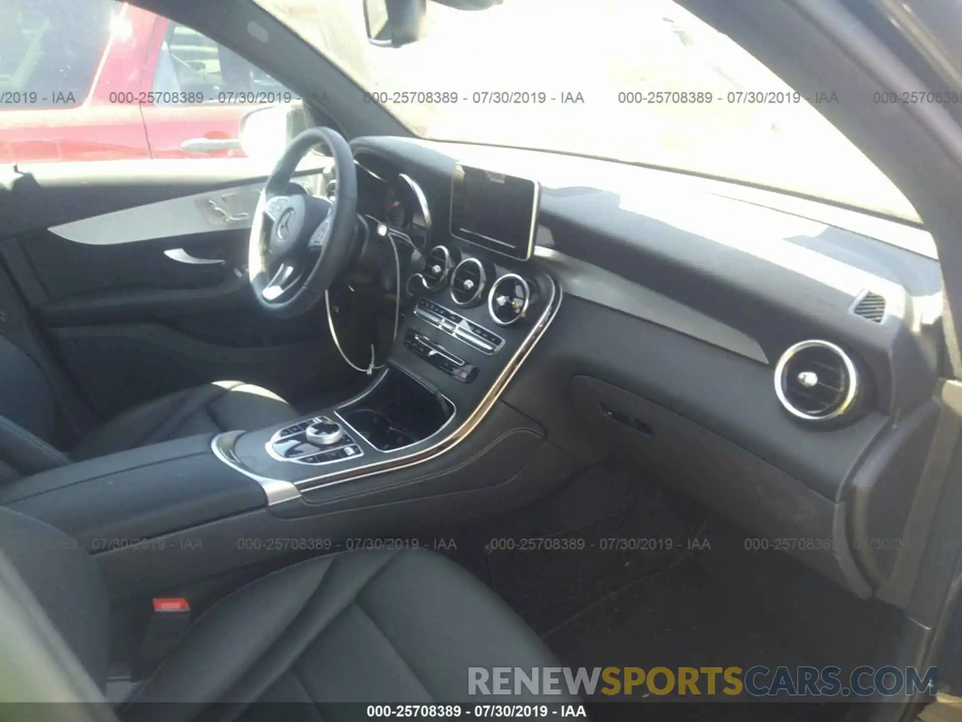 5 Photograph of a damaged car WDC0G4KB1KF589832 MERCEDES-BENZ GLC 2019