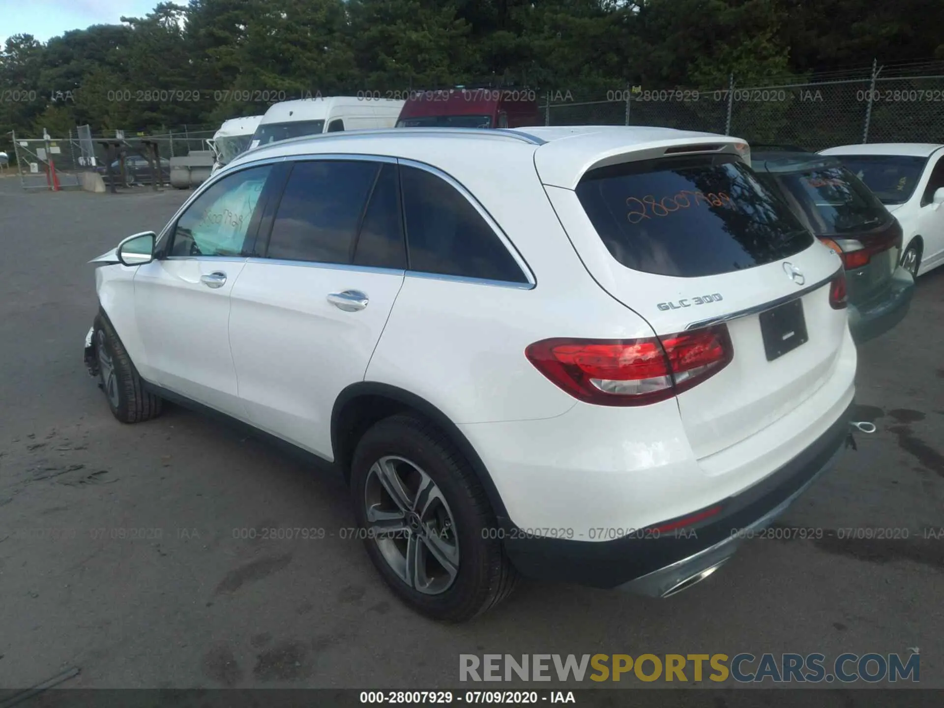 3 Photograph of a damaged car WDC0G4KB3KV130159 MERCEDES-BENZ GLC 2019