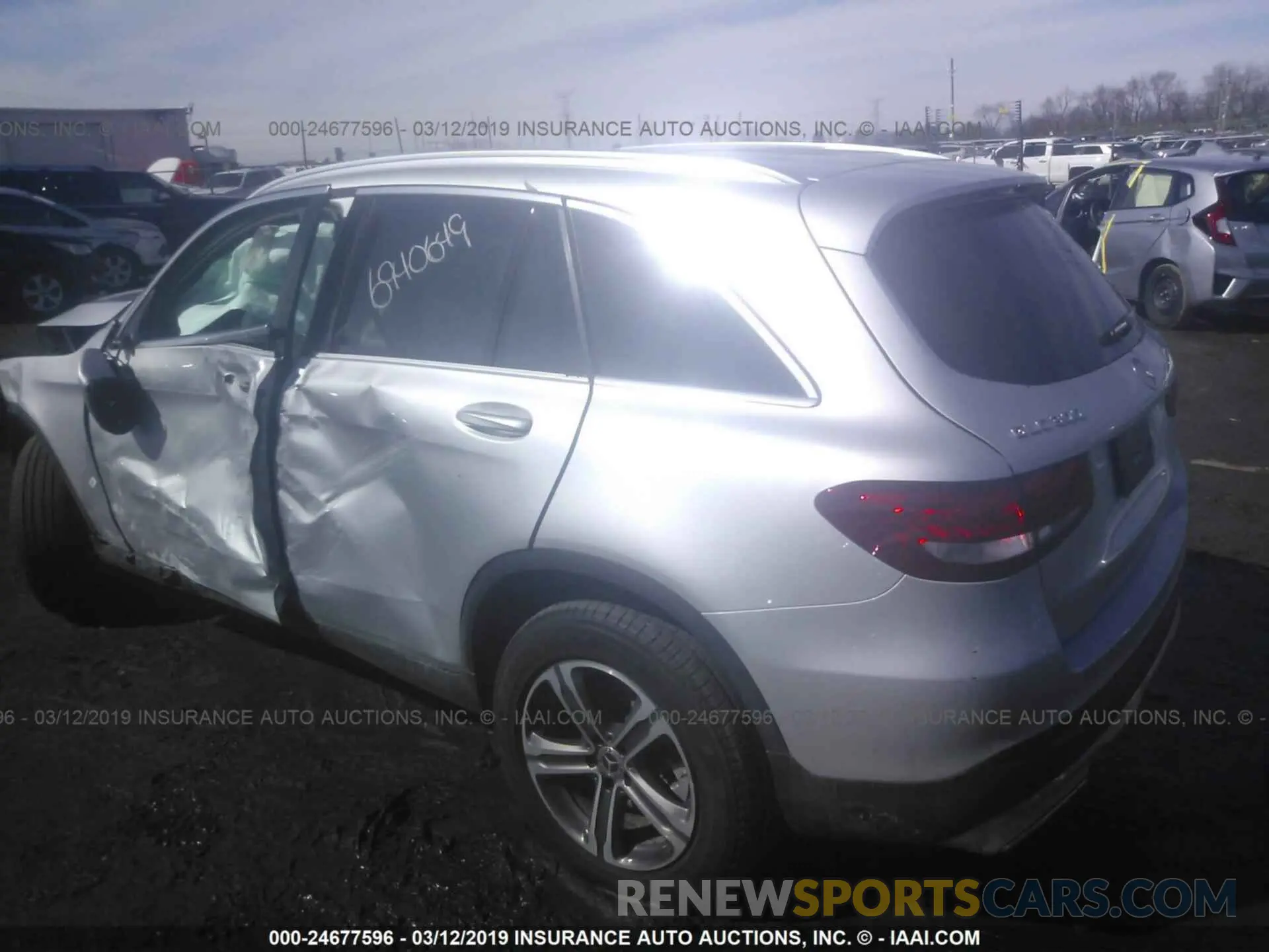 3 Photograph of a damaged car WDC0G4KB4KV142028 MERCEDES-BENZ GLC 2019