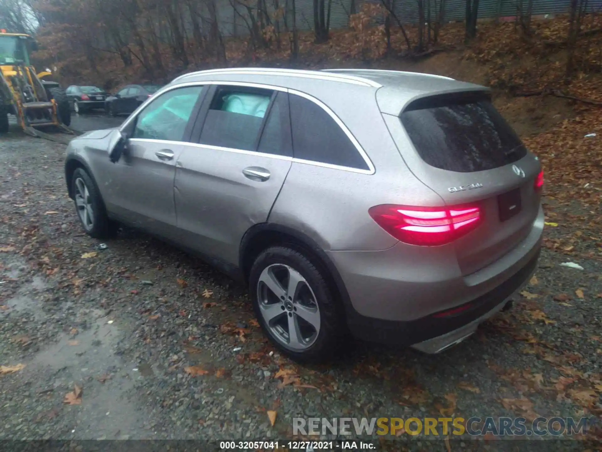 3 Photograph of a damaged car WDC0G4KB5KV187821 MERCEDES-BENZ GLC 2019