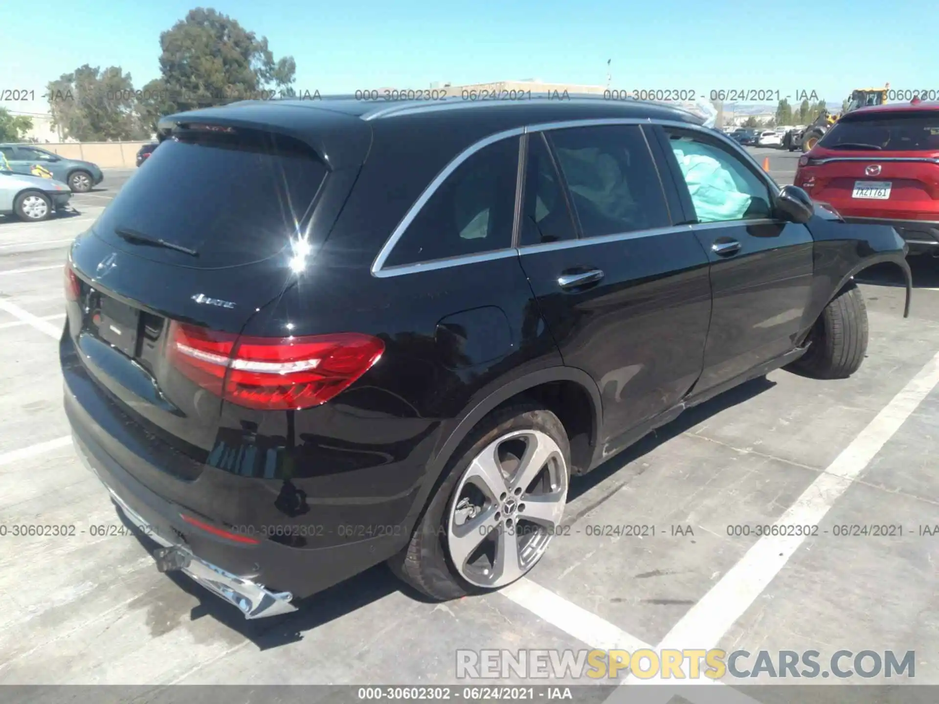 4 Photograph of a damaged car WDC0G4KB5KV191805 MERCEDES-BENZ GLC 2019