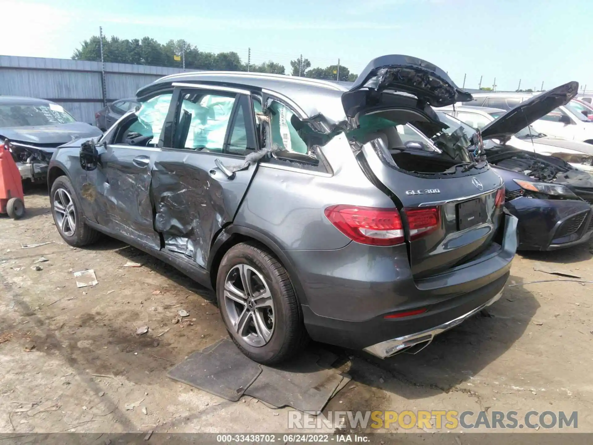 3 Photograph of a damaged car WDC0G4KB6KV150180 MERCEDES-BENZ GLC 2019